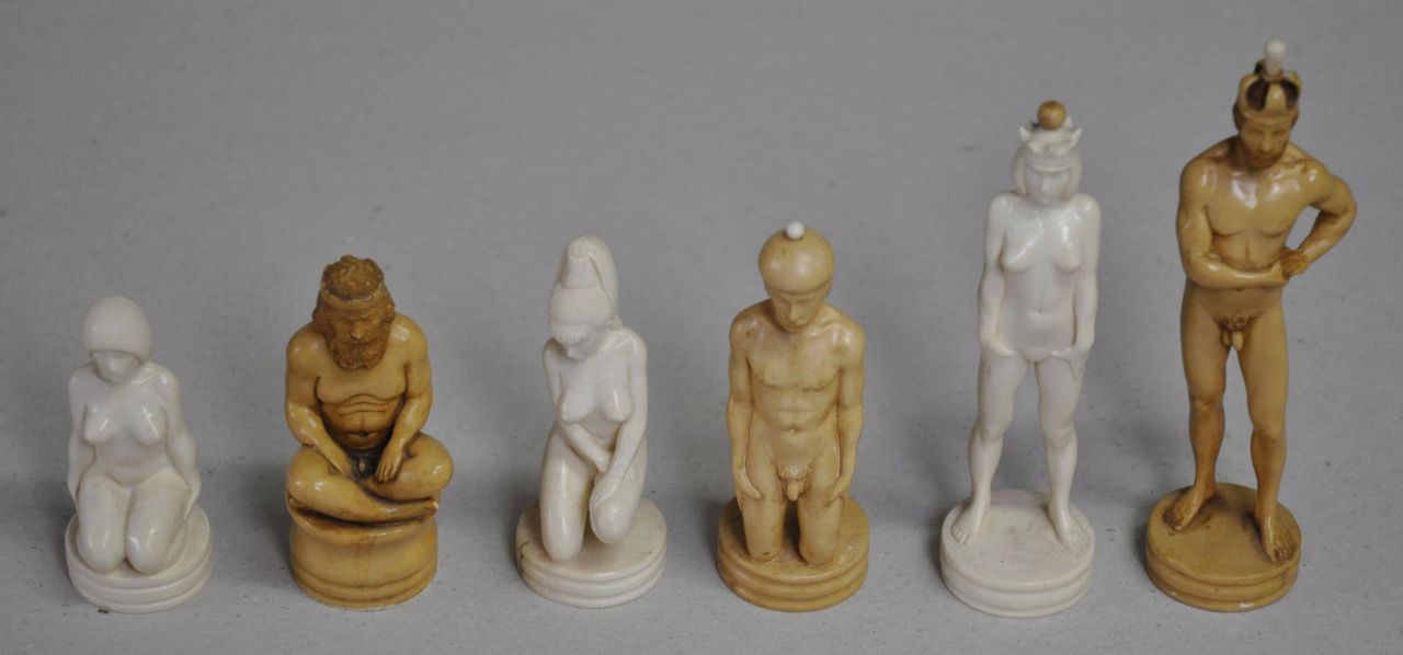 Raikis O.  | Oleg Raikis | Sculptures and objects offered for sale | Russian chess set Men/Women, mammoth ivory 14.0 x 7.5 cm, signed signed under white and black king and dated 1998 under white and black king