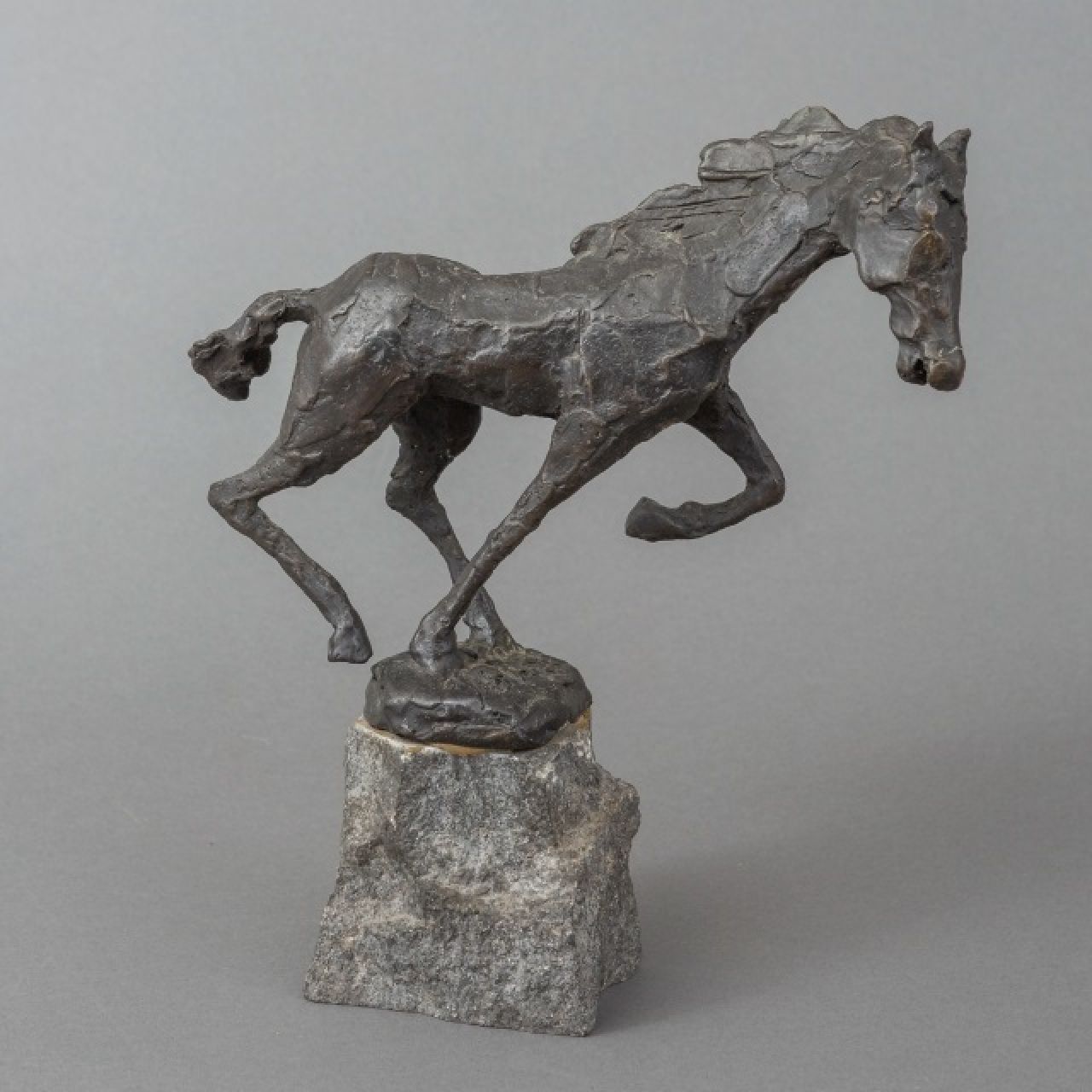 Bakker W.F.  | Willem Frederik 'Jits' Bakker | Beelden en objecten te koop aangeboden | Paard, brons 23,0 x 22,0 cm