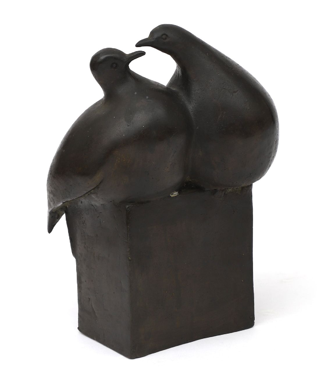 Hartog E. den | Evert den Hartog | Beelden en objecten te koop aangeboden | Twee duiven, brons 31,0 cm, gesigneerd met kunstenaarsstempel aan achterzijde en te dateren 1982 Hartog E. den | Evert den Hartog | Beelden en objecten te koop aangeboden | Twee duiven, brons 31,0 cm, gesigneerd met kunstenaarsstempel aan achterzijde en te dateren 1982