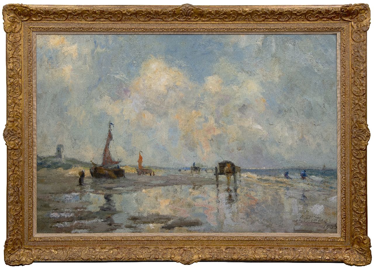 Pieters E.  | Evert Pieters, Strand bij Katwijk met bomschuiten en schelpenvissers, olieverf op doek 85,5 x 130,2 cm, gesigneerd rechtsonder en gedateerd 1906