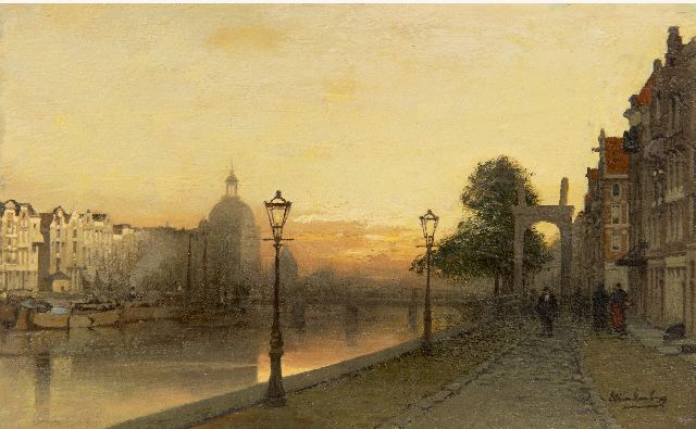 Karel Klinkenberg | The Singel in Amsterdam at sunset, oil on panel, 15.2 x 24.6 cm, signed l.r.