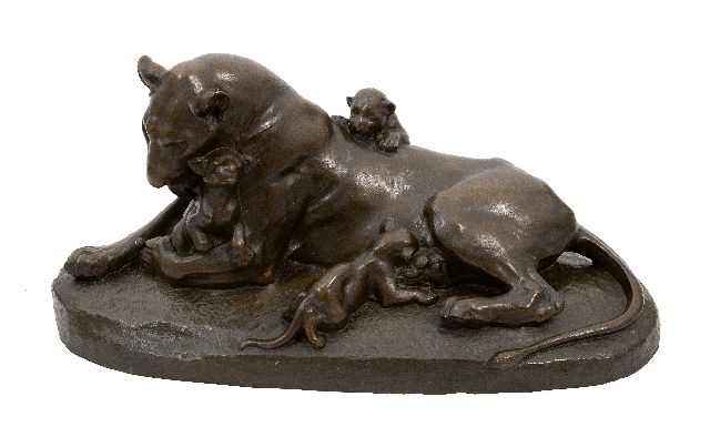 Peter V.  | Reclining lioness with three cubs, bronze 33.0 x 72.0 cm, signed in the base